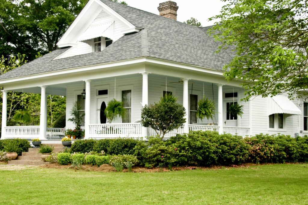 Don’t Make These 6 Mistakes When Landscaping Around Your House’s Foundation